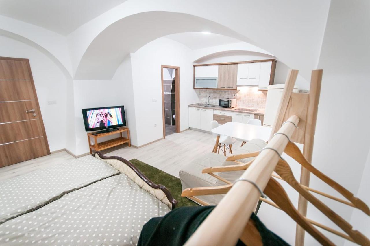 The Maze Apartment Ljubljana Buitenkant foto