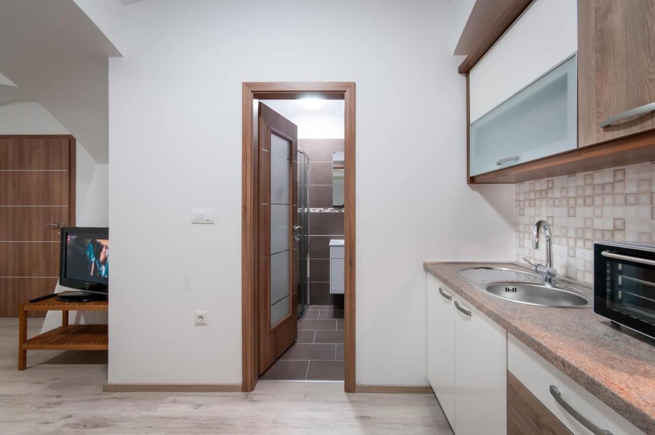The Maze Apartment Ljubljana Buitenkant foto
