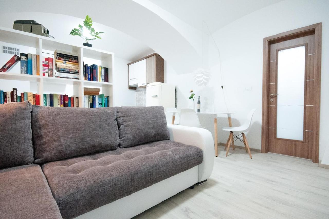 The Maze Apartment Ljubljana Buitenkant foto