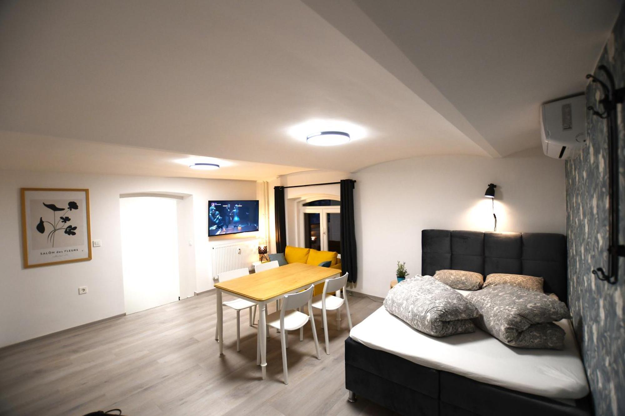 The Maze Apartment Ljubljana Buitenkant foto